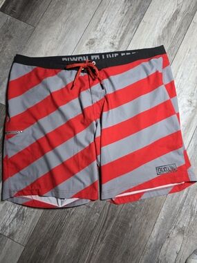 DIXXON Men's Live Free Striped Board Shorts Swim Trunks Sz 44